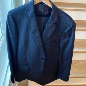 Striking navy pinstripe Brooks Brothers Fitzgerald suit! 42R. Like new!